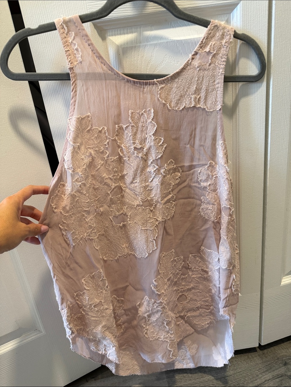 Women’s Sleeveless Lace Appliqué Tank Top - Blush Pink